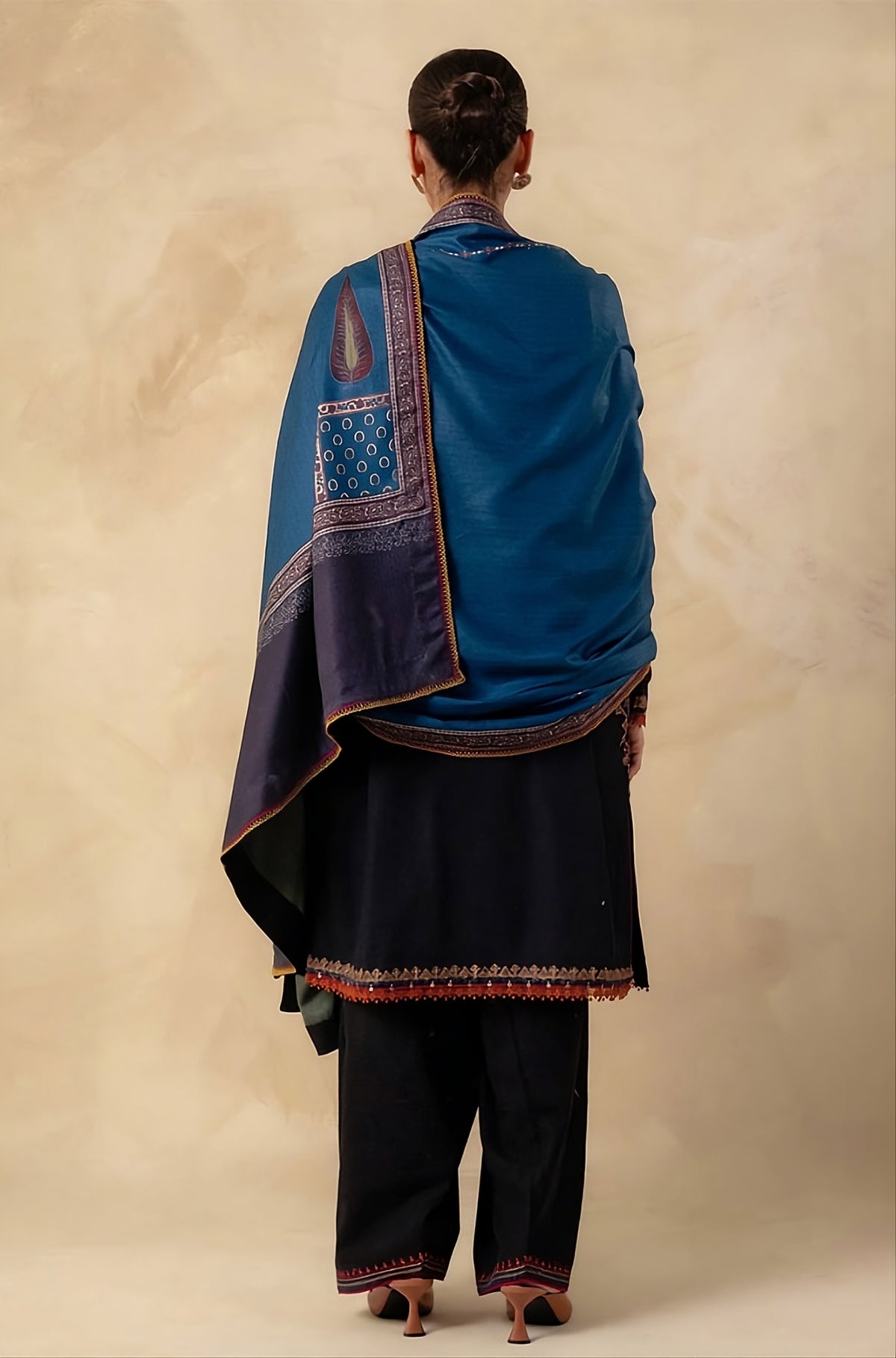 Embroidered Black Kashmiri Style 3-Piece Dhanak Suit